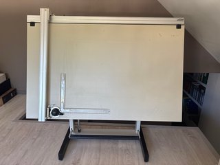 Mesa de Dibujo Técnico Ajustable con
