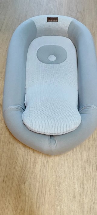 Nido Colecho Jané ergonómico con su funda de viaje