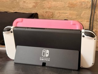 NINTENDO SWITCH OLED Blanca