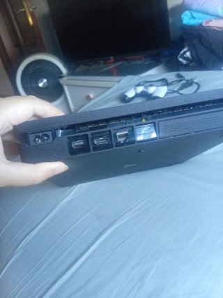PlayStation 4 Slim 1TB + Mando DualShock 4