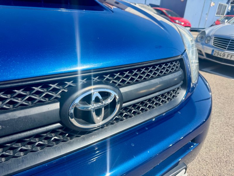 Toyota RAV4 2.0 D4-D Executive 2005, foto 5