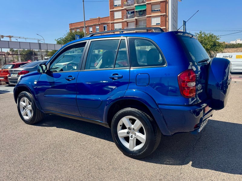 Toyota RAV4 2.0 D4-D Executive 2005, foto 8