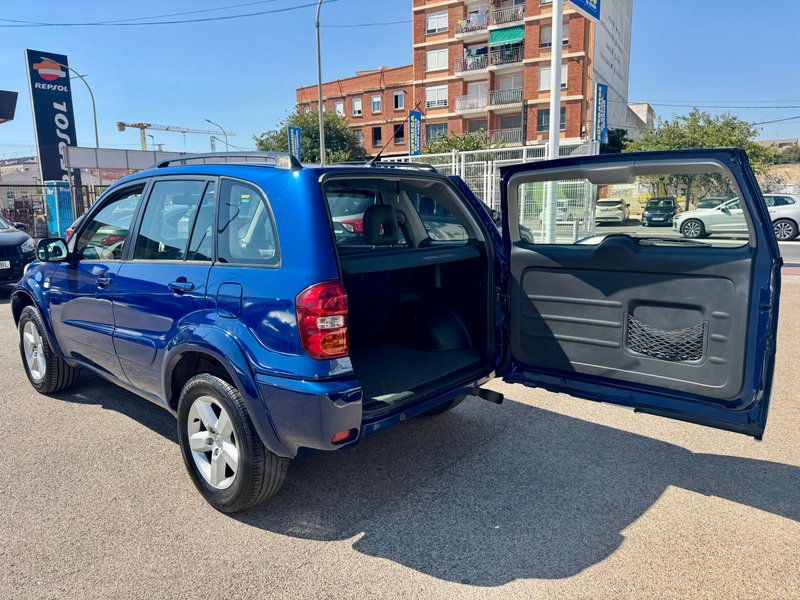 Toyota RAV4 2.0 D4-D Executive 2005, foto 9