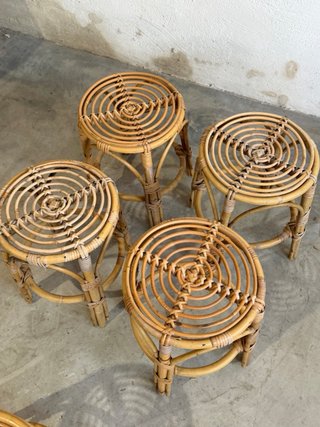 Set de 5 Taburetes de Ratán
