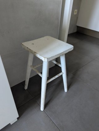 Taburete Vintage de Madera Blanco