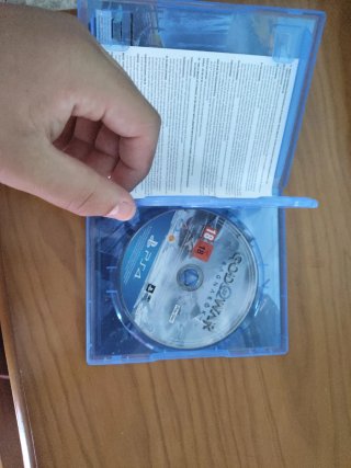 PS4 + Mando + God of War Ragnarok(2 discos)