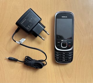 Nokia 7230 con cargador original