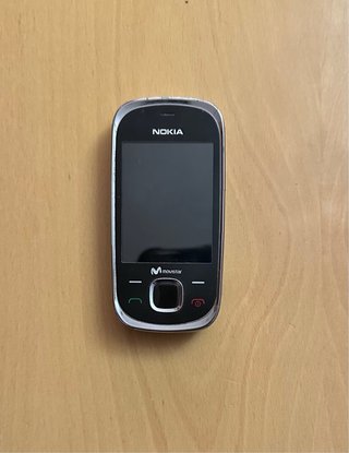 Nokia 7230 con cargador original