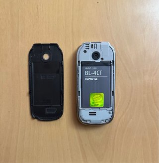 Nokia 7230 con cargador original