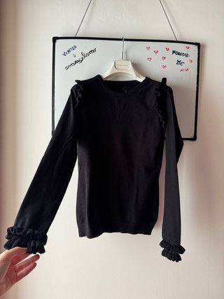 Jersey de punto negro vintage con volantes