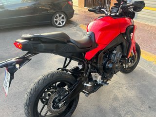 Yamaha MT-09 Tracer 2023 Roja