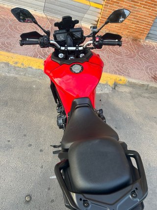 Yamaha MT-09 Tracer 2023 Roja