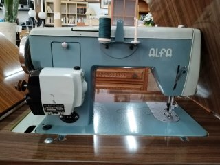 Máquina de Coser Alfa Alfamatic 109 con Mueble