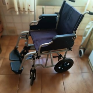 Silla de ruedas plegable