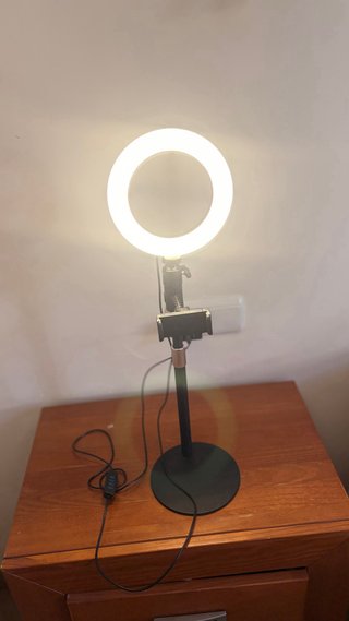 Trípode para móvil con luz LED