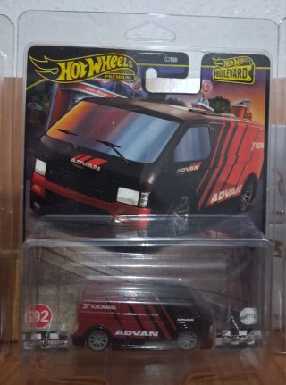 Lote 4 Hot Wheels Premium MBK Van