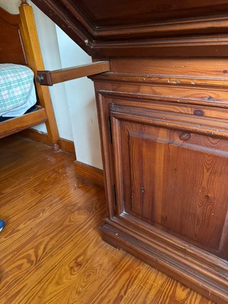 Estantería rústica de madera con secreter