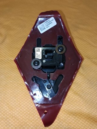 Emblema Trasero con Cámara para Renault