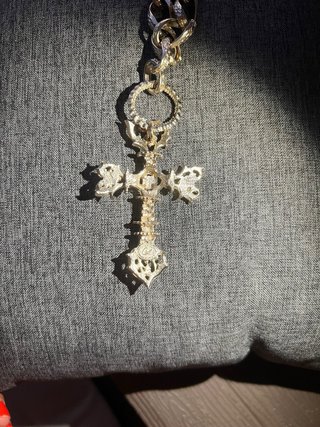 Collar con Cruz Christian Lacroix