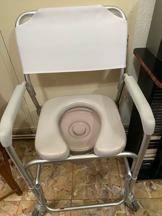 Silla de ducha con ruedas + palangana