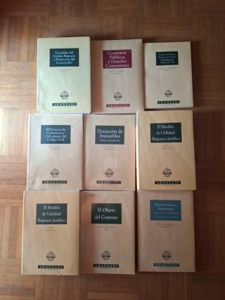 Lote 9 libros de derecho
