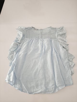Blusa Salsa colo azul con volantes