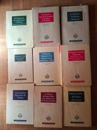 Lote 9 libros de derecho
