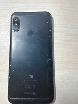 2 Xiaomi Mi A2 Lite