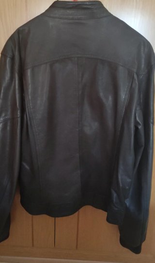 Chaqueta de cuero marrón