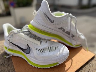 Nike Pegasus Premium Blanco/Amarillo