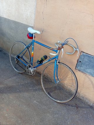 Bicicleta de carretera Orbea azul