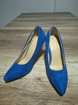 Zapatos de tacón azul eléctrico ante