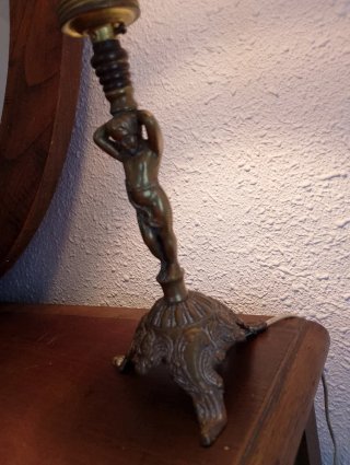 Lámpara de mesa estilo Art Nouveau