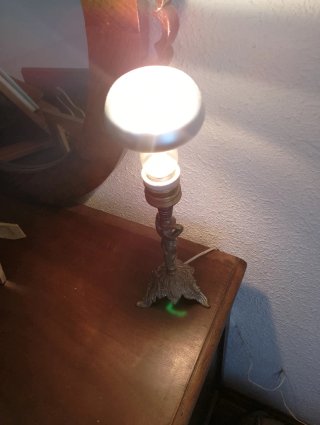 Lámpara de mesa estilo Art Nouveau