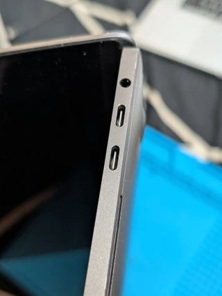 MacBook Pro 15" 2018 (A1990). No enciende