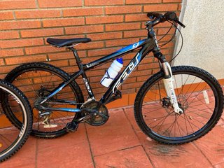 2 Bicicletas de Montaña (Felt y Pro-Flex)