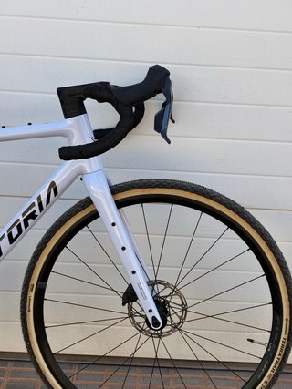 Bicicleta Gravel Vitoria Carbono Sram Rival 13v