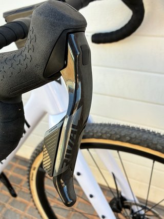 Bicicleta Gravel Vitoria Carbono Sram Rival 13v