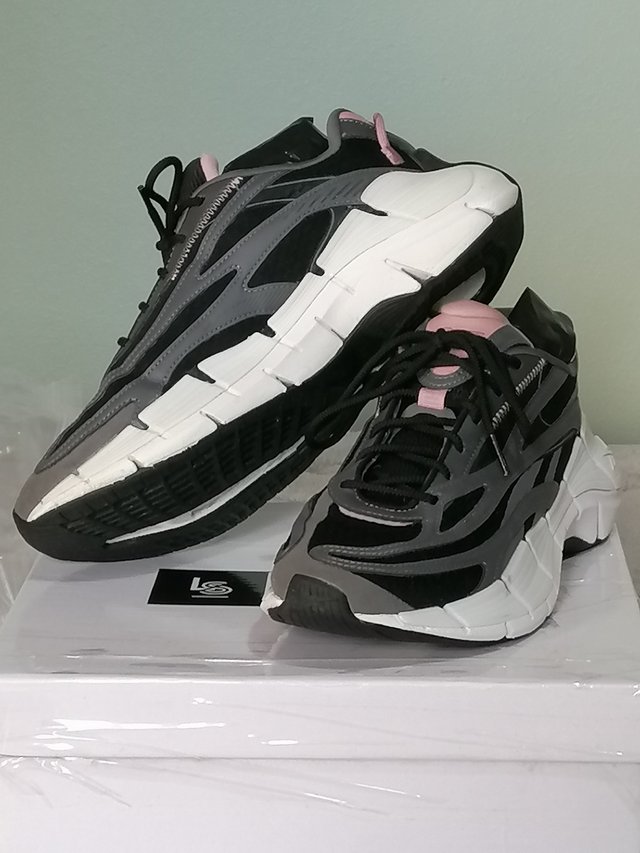 Reebok 135€/186€ + regalo