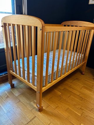 Cuna de madera