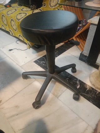 Taburete con Ruedas Negro
