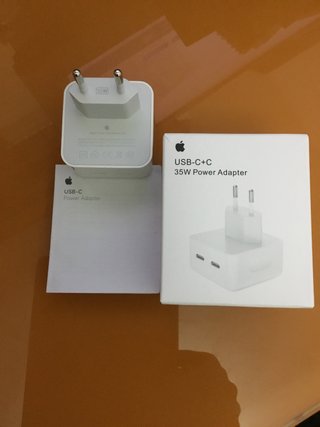 Adaptador  Apple doble USB-C 35W carga rapida