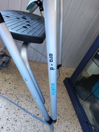 Andador nuevo con asiento