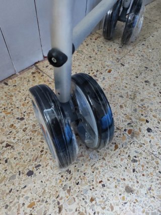 Andador nuevo con asiento