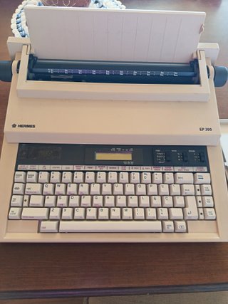 Máquina de escribir electrónica Hermes EP-300