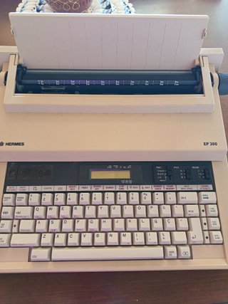 Máquina de escribir electrónica Hermes EP-300