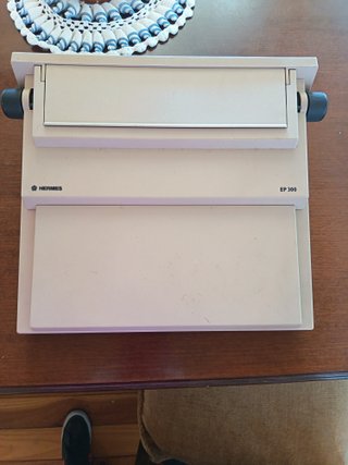 Máquina de escribir electrónica Hermes EP-300