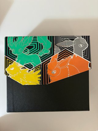 Elite Trainer Box Pokémon Evolving Skies