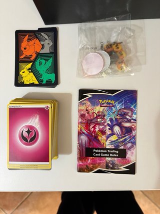 Elite Trainer Box Pokémon Evolving Skies