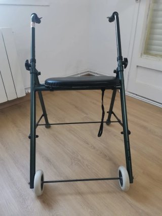 Andador Plegable con Asiento y Ruedas